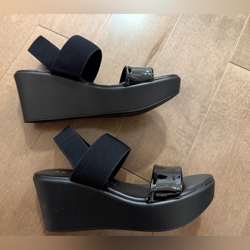 Anne Klein Black Platform Strappy Wedges Y2K style - size 5.5 NWOT